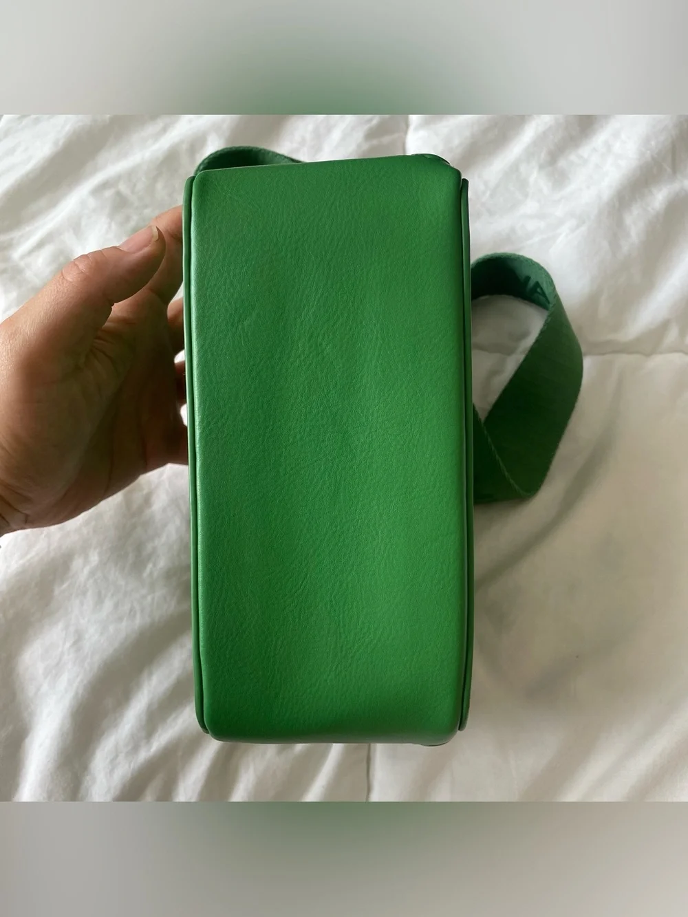 Valentino by Mario Valentino Spa Green Logo Belt Bag - Picture 8 of 16
